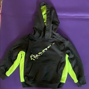 Nike kids Therma -fit hoodie.